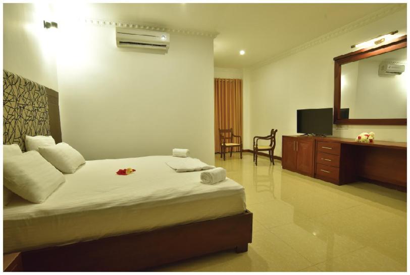 Hotel Queensbury Malabe Kaduwela Exterior photo